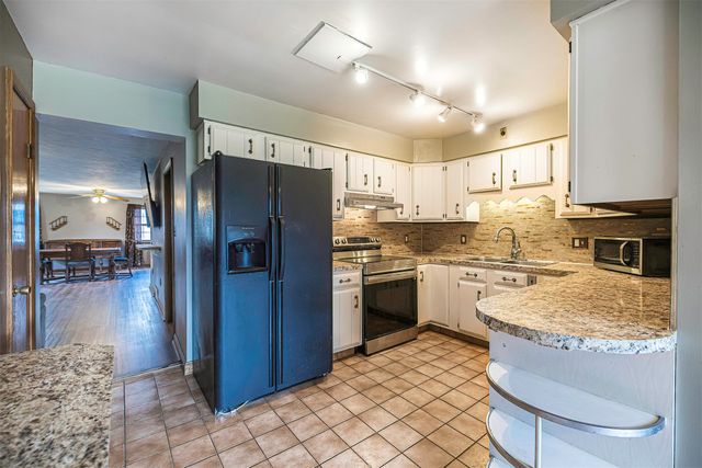 137 E 2ND Street, Waterford, PA 16441