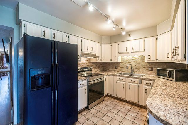 137 E 2ND Street, Waterford, PA 16441