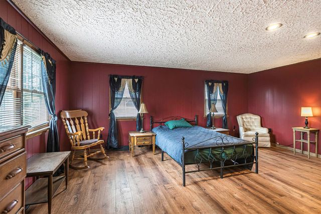 137 E 2ND Street, Waterford, PA 16441