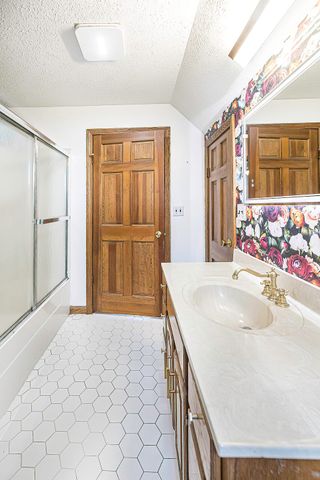 137 E 2ND Street, Waterford, PA 16441