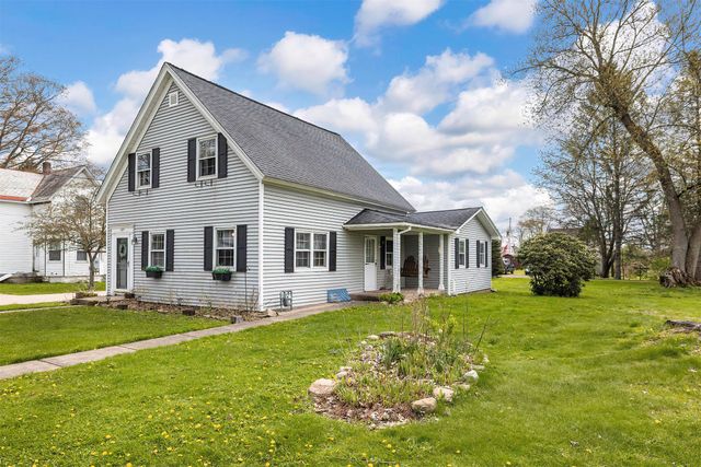 137 E 2ND Street, Waterford, PA 16441