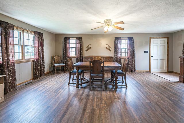 137 E 2ND Street, Waterford, PA 16441
