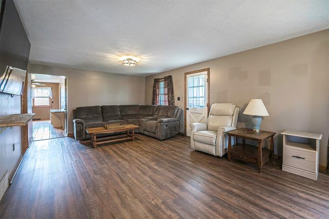 137 E 2ND Street, Waterford, PA 16441