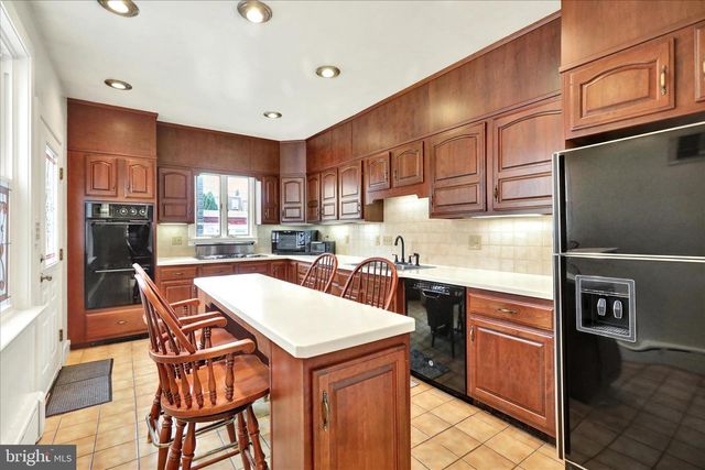 716 SCHUYLKILL AVE, Reading, PA 19601