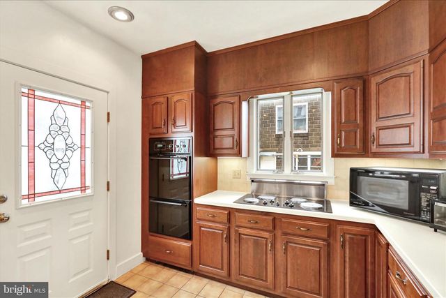 716 SCHUYLKILL AVE, Reading, PA 19601