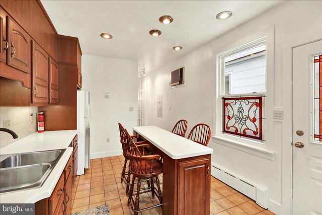 716 SCHUYLKILL AVE, Reading, PA 19601