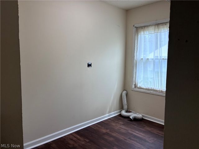 2300 Midway Avenue NE, Canton, OH 44705