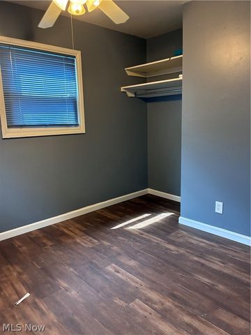 2300 Midway Avenue NE, Canton, OH 44705
