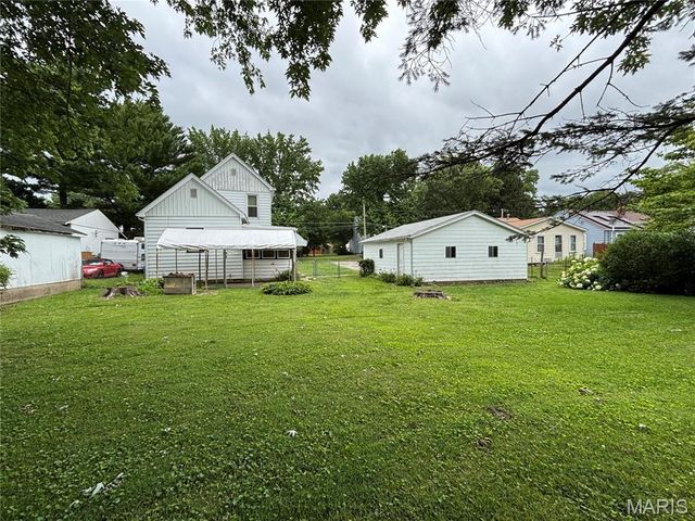 132 S 29th Street, Belleville, IL 62226