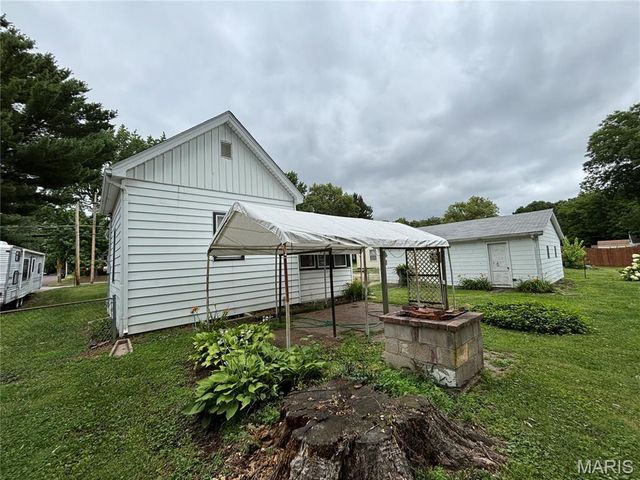 132 S 29th Street, Belleville, IL 62226