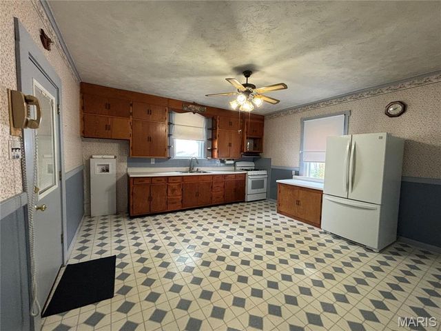 132 S 29th Street, Belleville, IL 62226