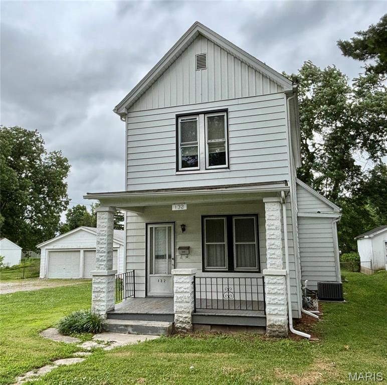 132 S 29th Street, Belleville, IL 62226