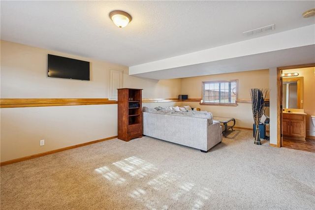 11200 Nogard Avenue, Kansas City, KS 66109