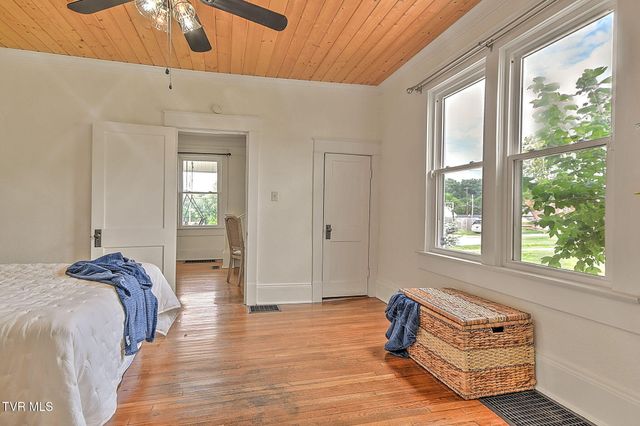 444 Cedar Street, Bluff City, TN 37618