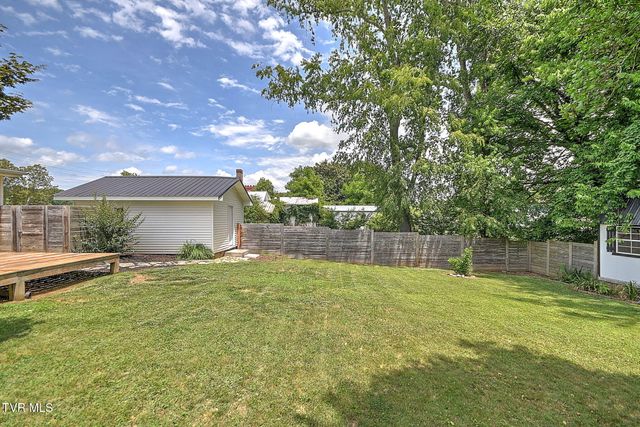 444 Cedar Street, Bluff City, TN 37618