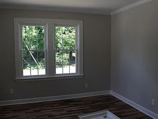 212 E McKnight Dr, Murfreesboro, TN 37130