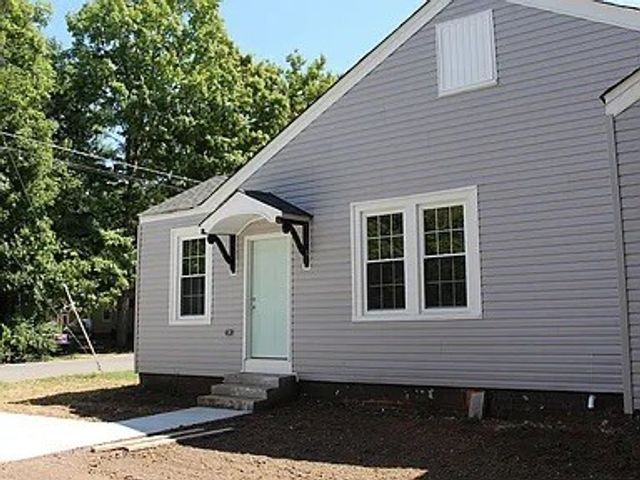 212 E McKnight Dr, Murfreesboro, TN 37130