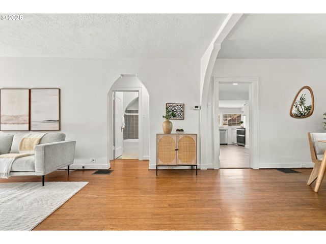 5005 Ne 62ND Ave, Portland, OR 97218