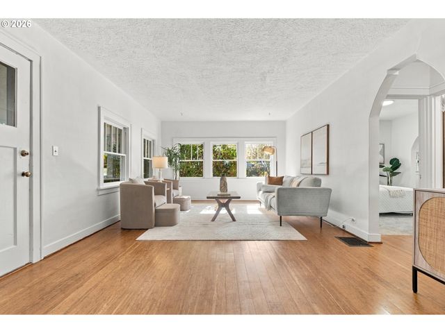 5005 Ne 62ND Ave, Portland, OR 97218