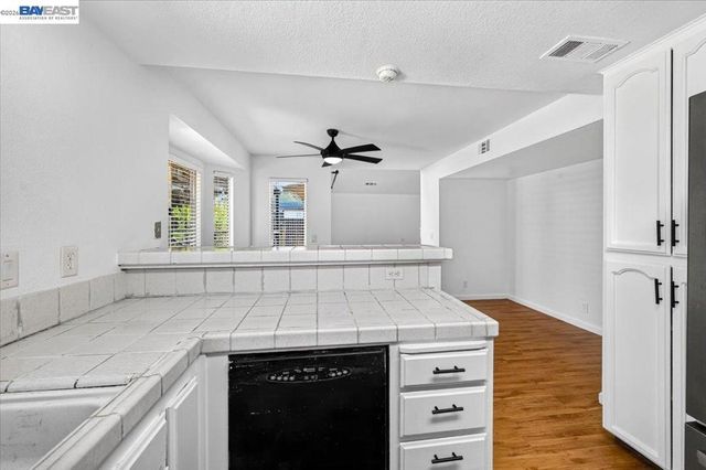 8265 Calla Way, Sacramento, CA 95828