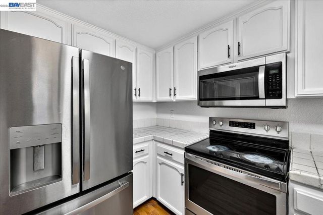 8265 Calla Way, Sacramento, CA 95828