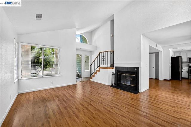 8265 Calla Way, Sacramento, CA 95828