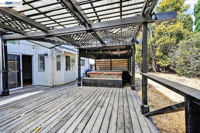 8265 Calla Way, Sacramento, CA 95828