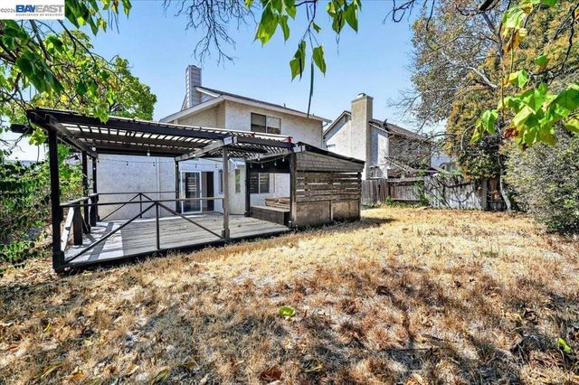 8265 Calla Way, Sacramento, CA 95828
