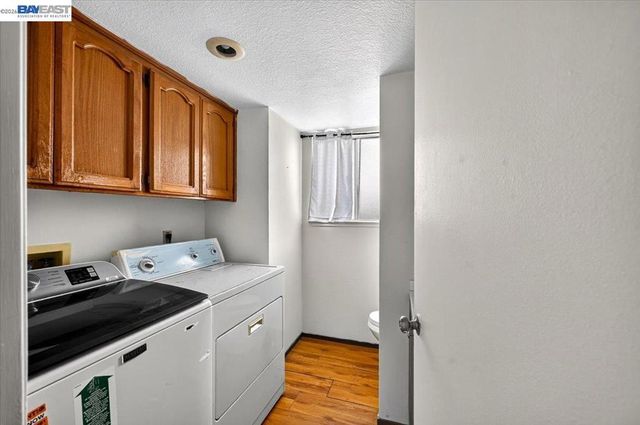 8265 Calla Way, Sacramento, CA 95828