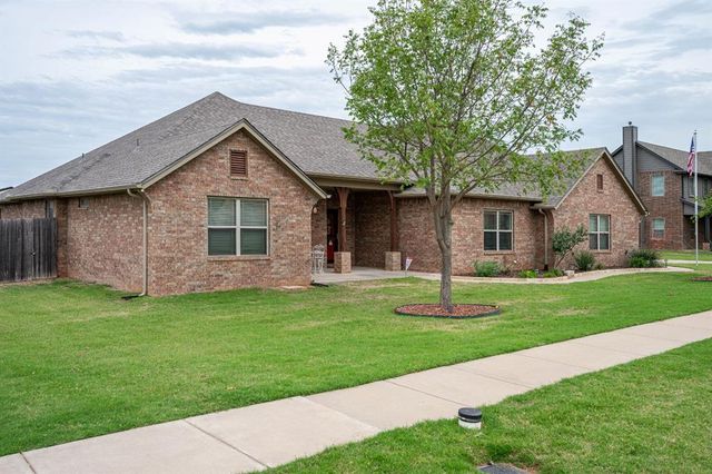 2825 Siena Circle, Yukon, OK 73099