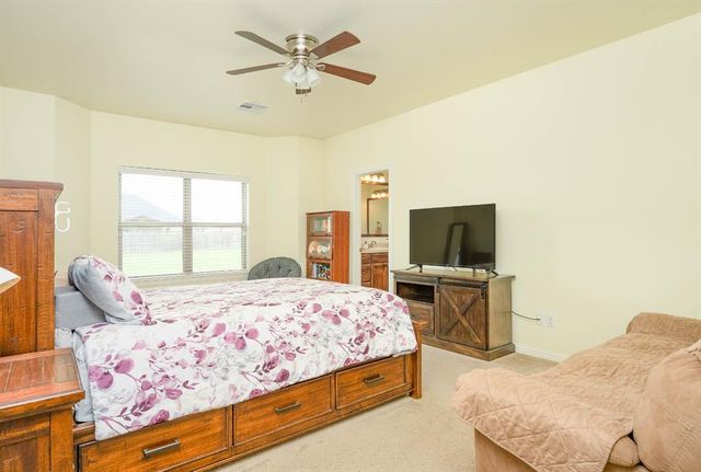 2825 Siena Circle, Yukon, OK 73099