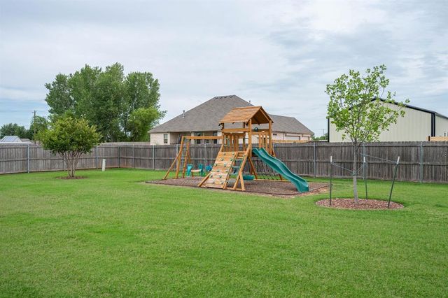 2825 Siena Circle, Yukon, OK 73099