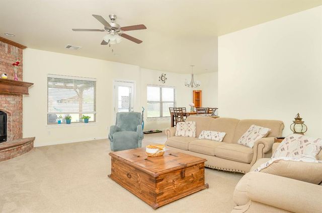 2825 Siena Circle, Yukon, OK 73099