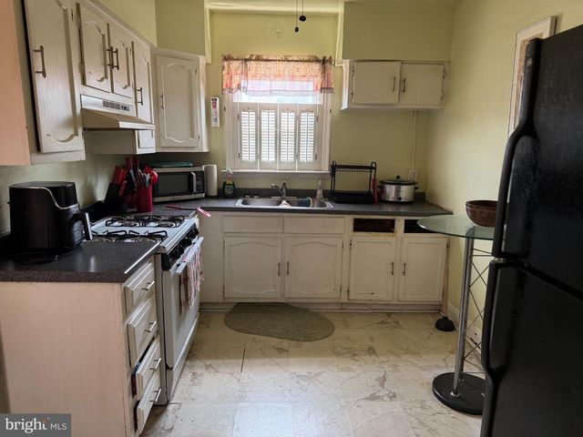 4027 CRANSTON AVE, Baltimore, MD 21229