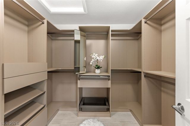 2900 Crown Ridge Drive, Las Vegas, NV 89134