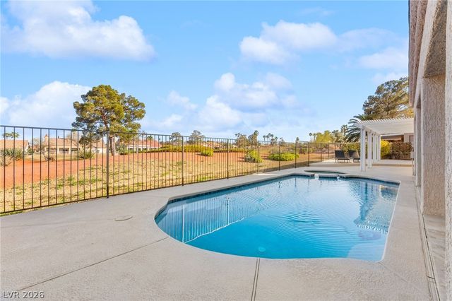 2900 Crown Ridge Drive, Las Vegas, NV 89134