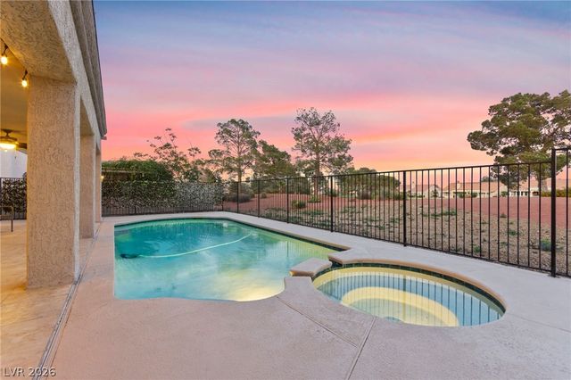 2900 Crown Ridge Drive, Las Vegas, NV 89134