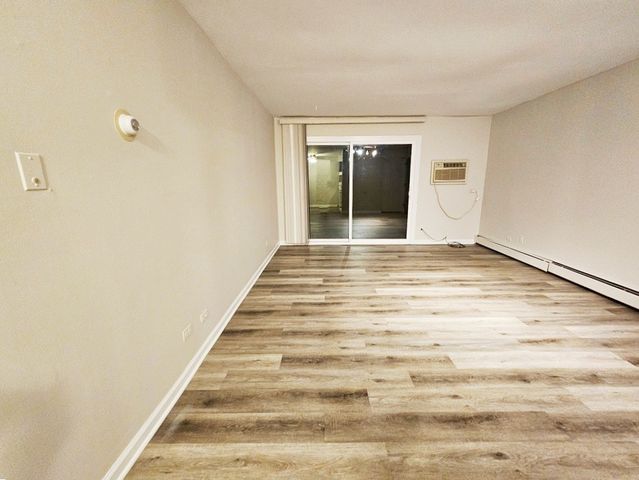 865 WESTMORELAND Drive 19, Vernon Hills, IL 60061