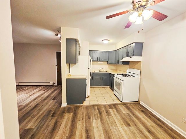 865 WESTMORELAND Drive 19, Vernon Hills, IL 60061