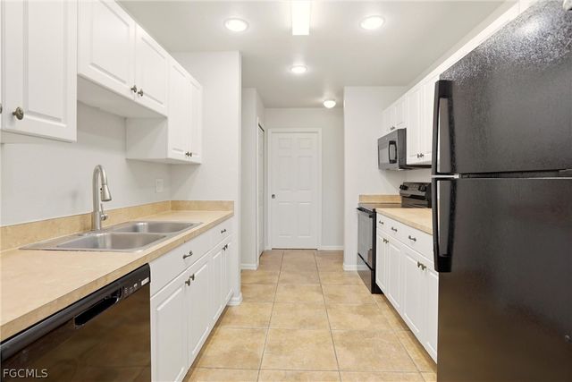 2607 30th ST SW, Lehigh Acres, FL 33976