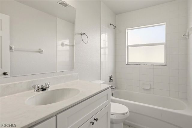 2607 30th ST SW, Lehigh Acres, FL 33976