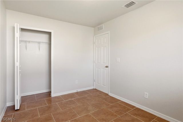 2607 30th ST SW, Lehigh Acres, FL 33976