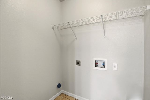 2607 30th ST SW, Lehigh Acres, FL 33976