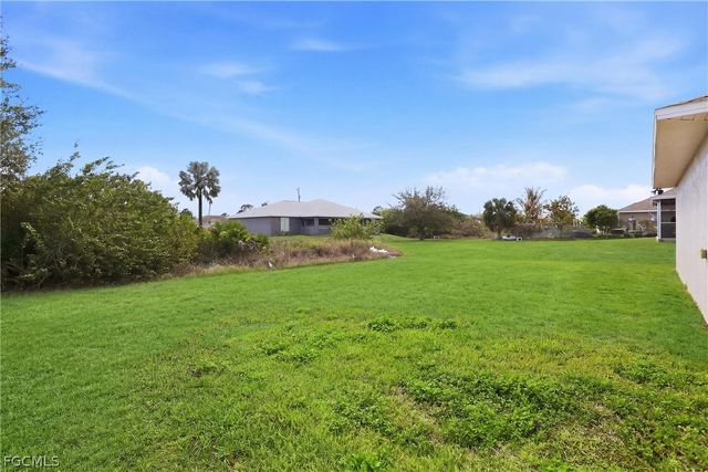 2607 30th ST SW, Lehigh Acres, FL 33976