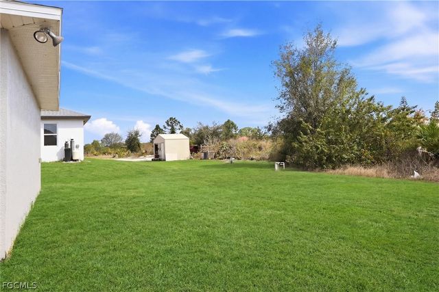 2607 30th ST SW, Lehigh Acres, FL 33976