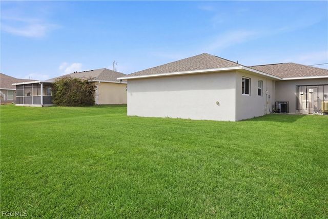 2607 30th ST SW, Lehigh Acres, FL 33976