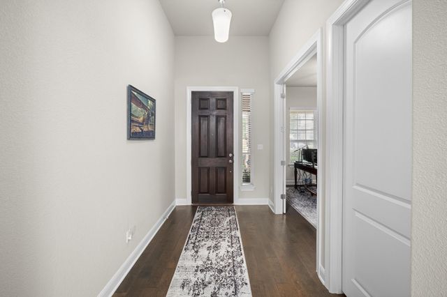 611 Founders RDG, Dripping Springs, TX 78620