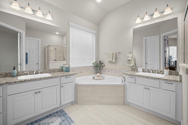 611 Founders RDG, Dripping Springs, TX 78620