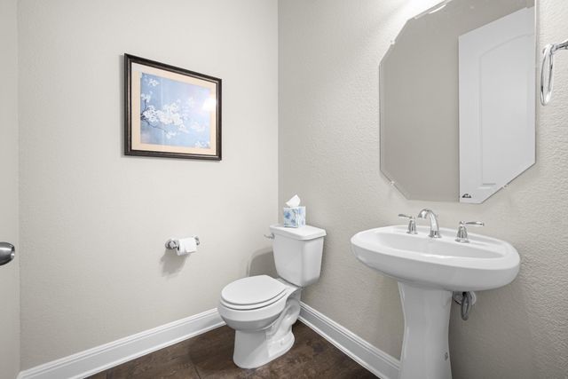 611 Founders RDG, Dripping Springs, TX 78620