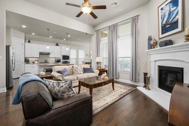 611 Founders RDG, Dripping Springs, TX 78620